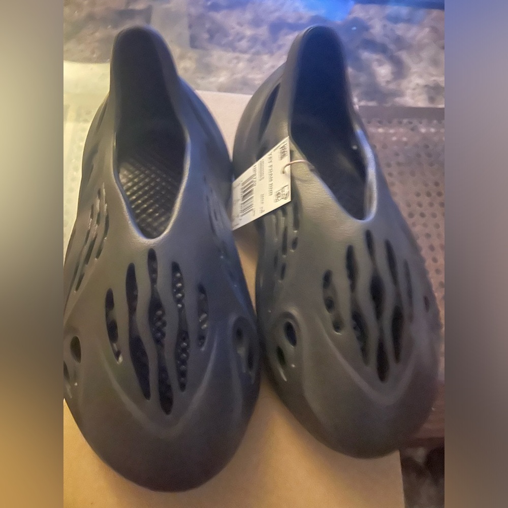 Yeezy foam runner size 5